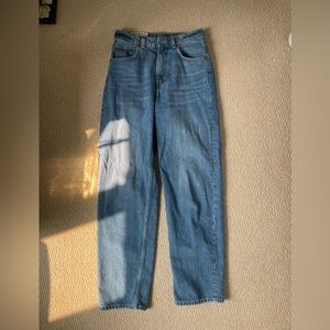 H&M 90s baggy jeans